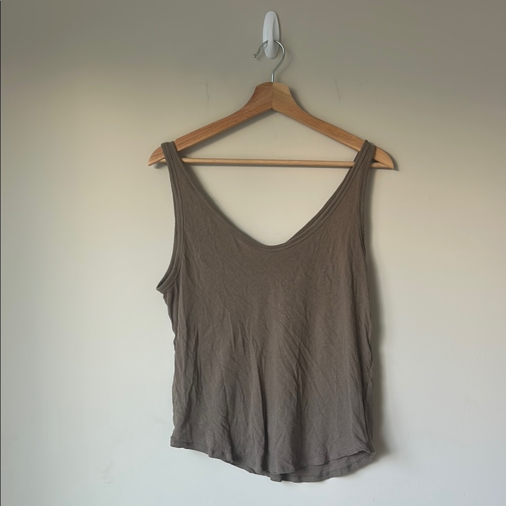 Everlane Air Tank XS Clay